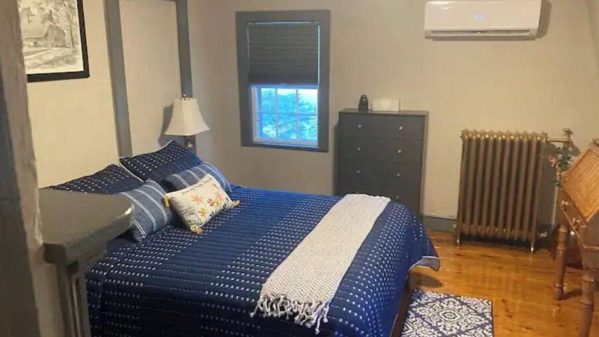 Balmville Apartment | #4 Quaint 1 bedroom apartment in Historic Building