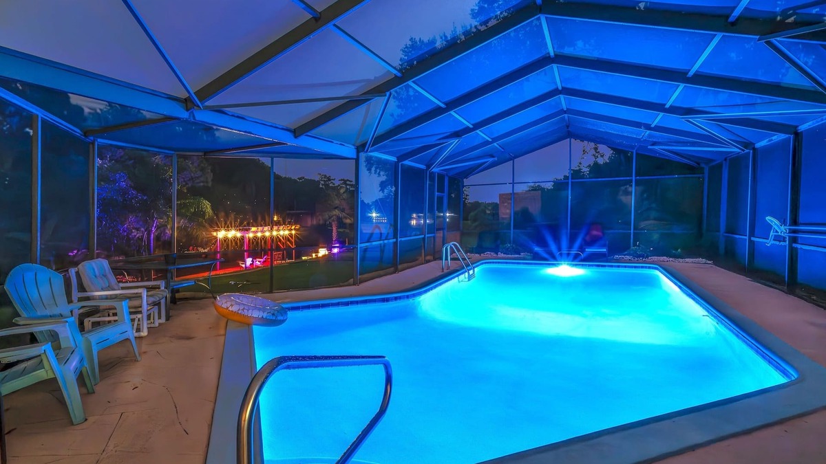 Edgewood House | 4 Rooms, Lake, Pool, Hot Tub, Bocce Ball, Putting Green, Fire Pit, Cold Plunge