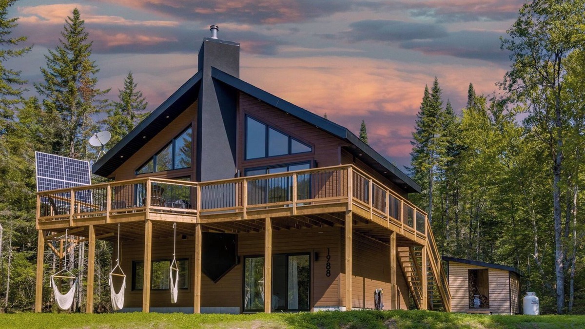 Saint-Raymond Ski Chalet | 4-season cottage at the gateway to the Bras-du-Nord Valley in Saint-Raymond