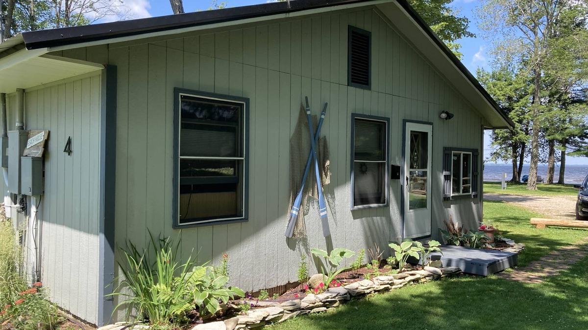 Manistique Resort | 4 seasons of adventures on Indian Lake/Sunset View Resort/Unit#4