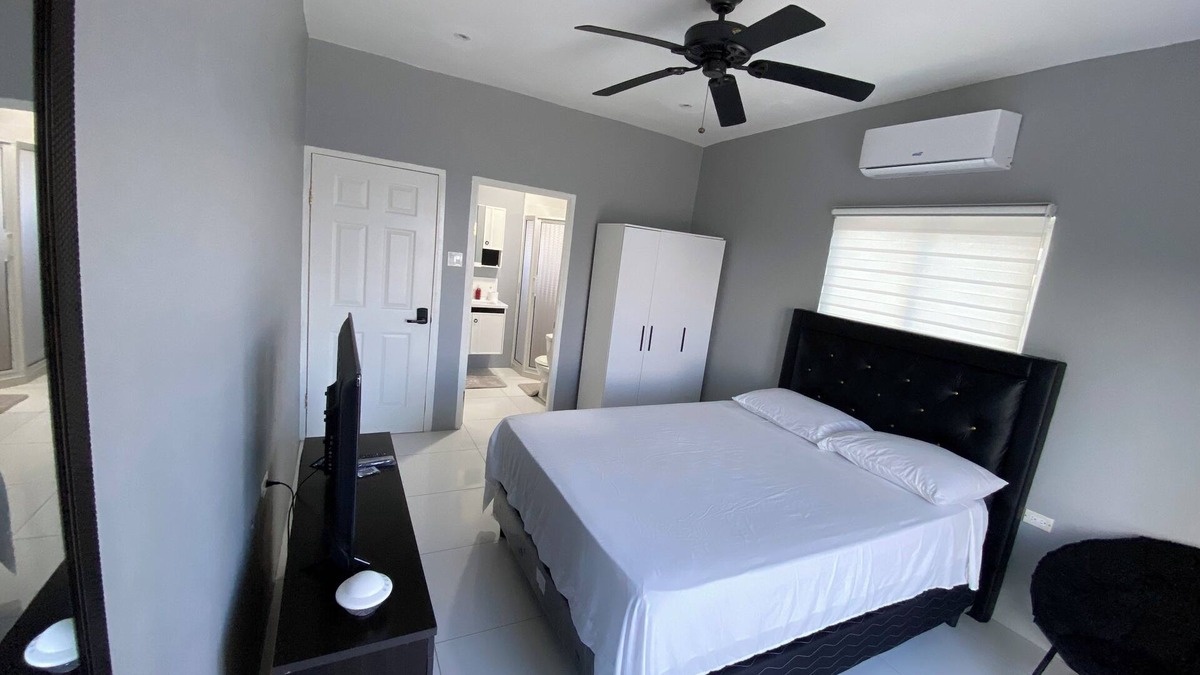 Montego Bay House | 4-Single bedrooms in Montego Bay With Marvelous Sunset and Ocean view.