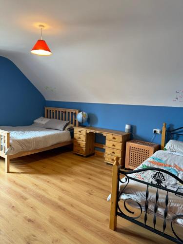Jamestown House | #4- Spacious Ensuite Family Room or Triple Room in Leitrim