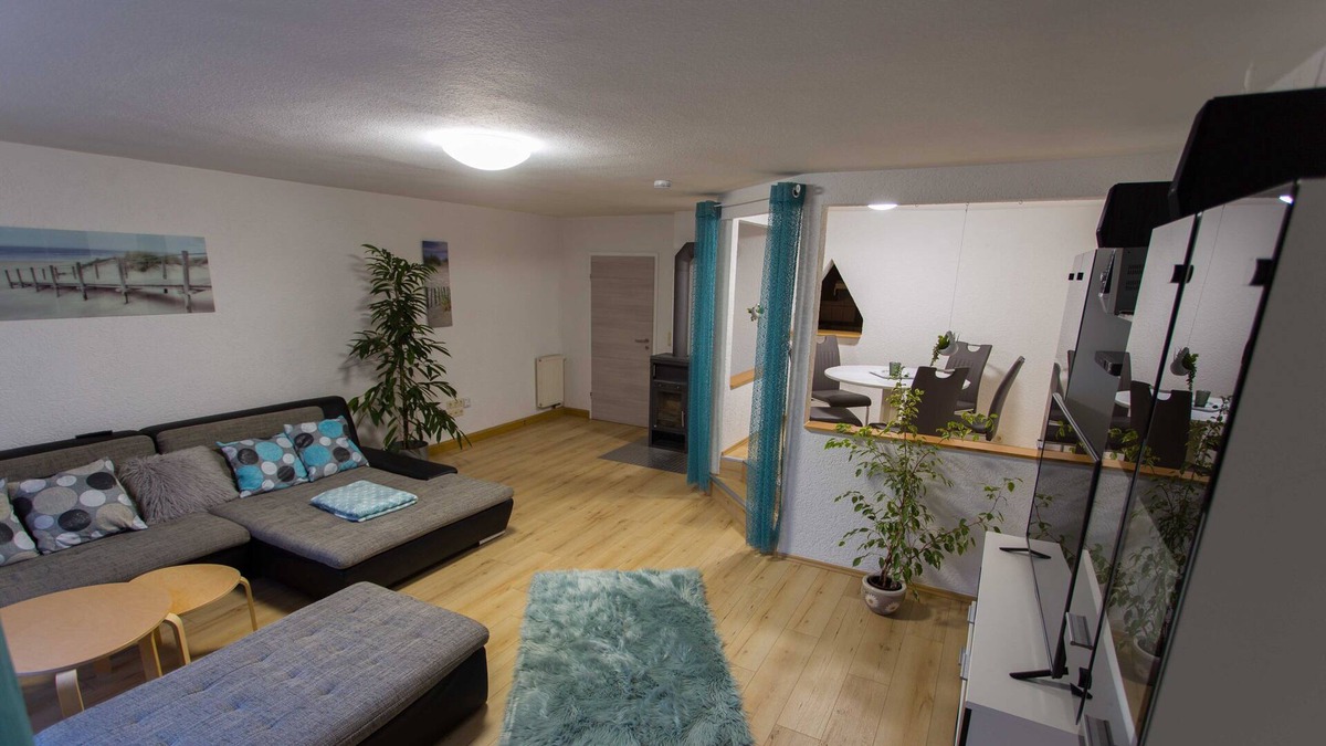 Hallerndorf Apartment | 4-star basement apartment with five beds in the center of Franconia