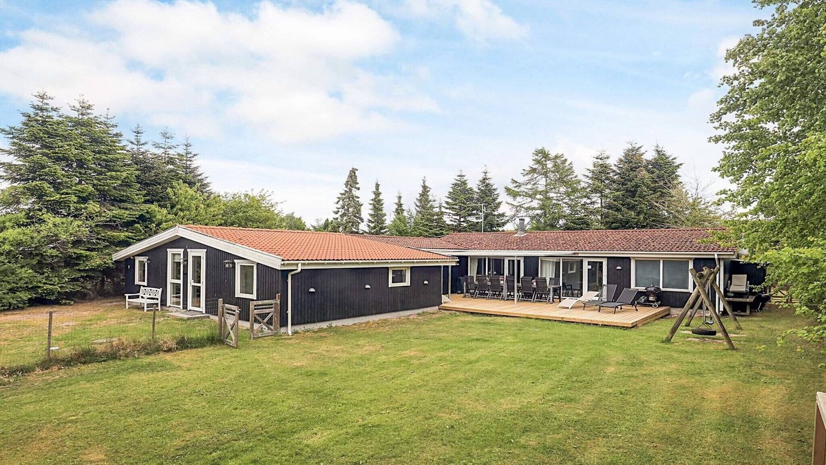 Bøtø By House | 4 star holiday home in Væggerløse