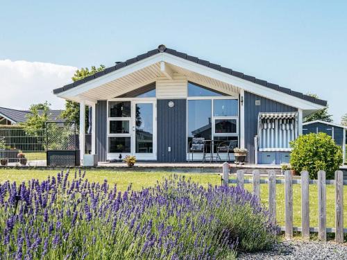 Hejlsminde Strand House | 4 star holiday home in Hejls