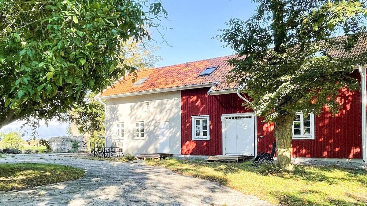 Sodra Kvinneby House | 4 star holiday home in MÖRBYLÅNGA