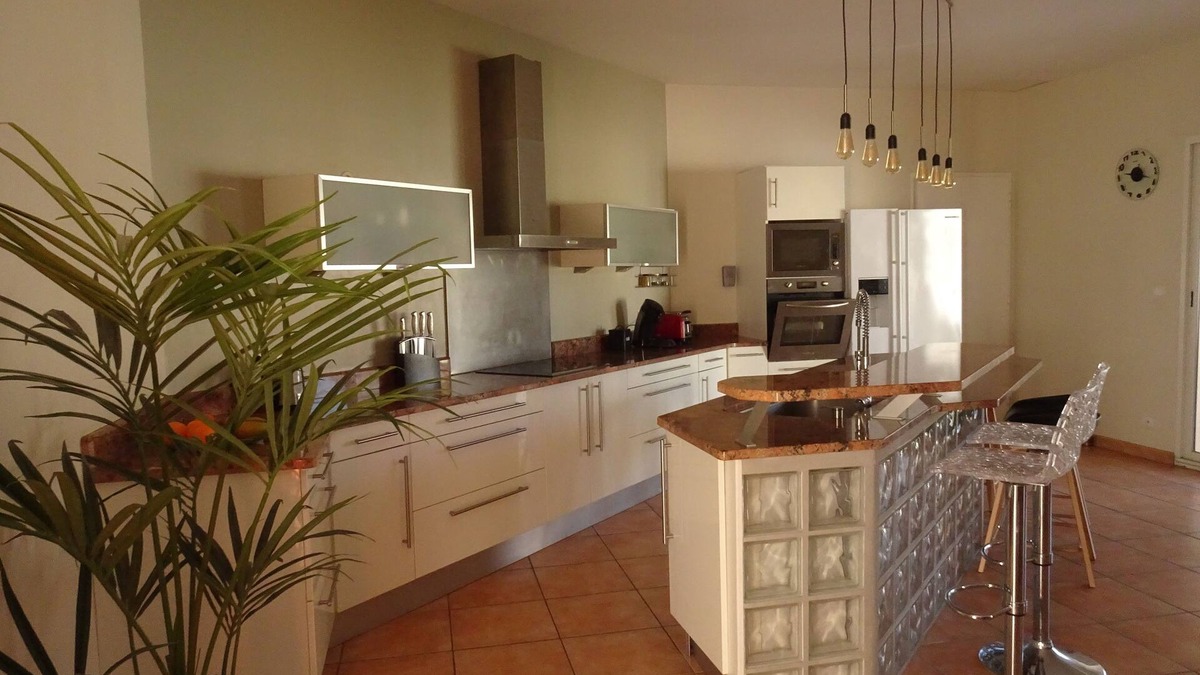 Saze Villa | 4-star villa with pool near Avignon-Provence (sleeps 8)