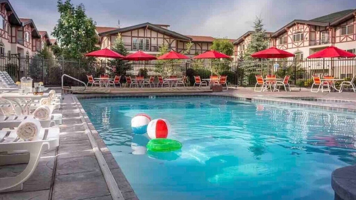 Zermatt House | 4-Star Zermatt Resort King Suite Only 15 Mins to Park City!