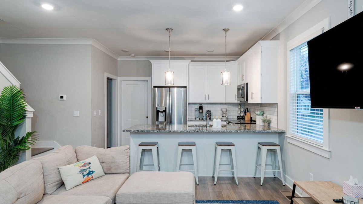 Lakewood House | 4-Story 4 BDR Sleeps 11 w/Rooftop Patio!