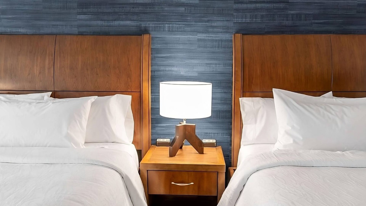 Radnor - Fort Myer Heights Hotel | 4 Units | Family Friendly Haven Near DC's Top Attractions & Landmarks