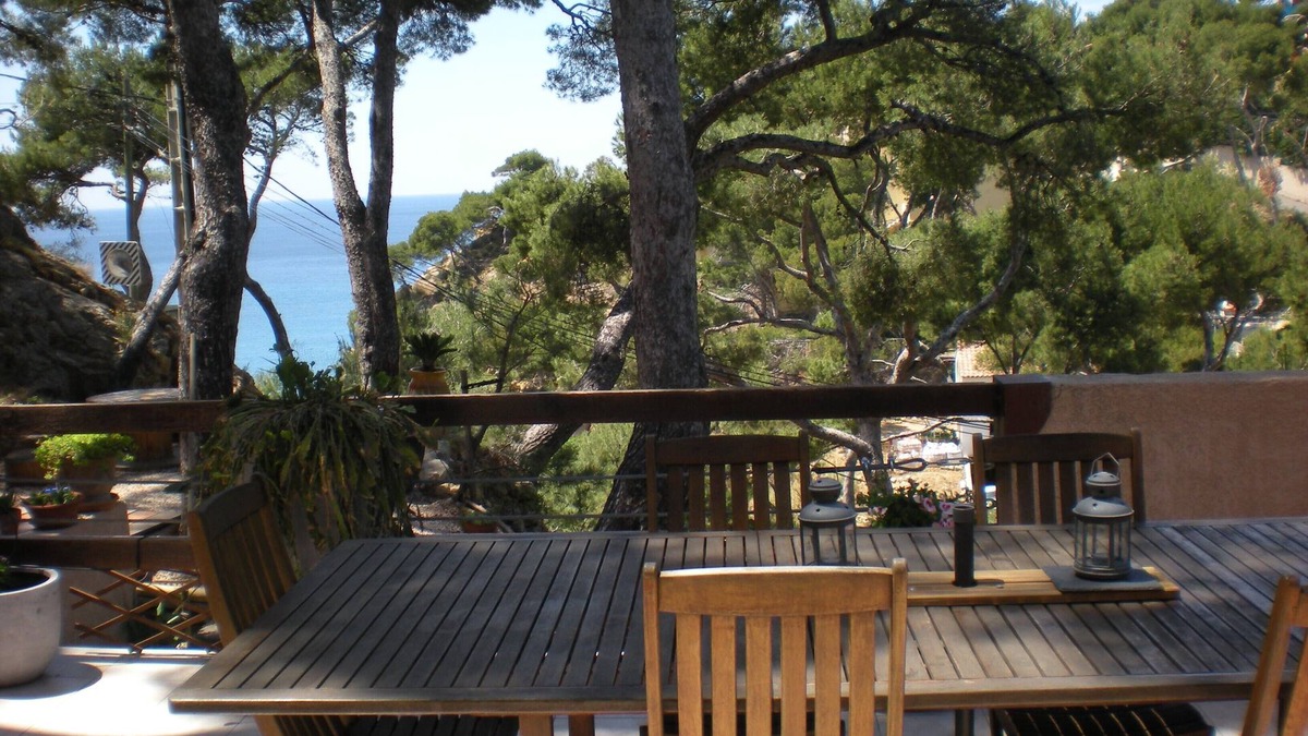 Ensues-la-Redonne Villa | 4* villa in Provence with sea view, 50m from the calanque.