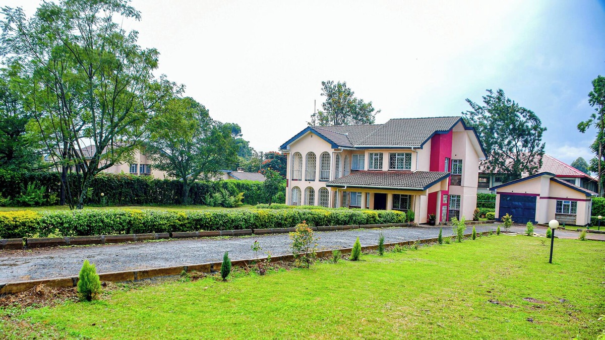 Eldoret Bed & Breakfast | 4 walk to Rupa's Mall, Harleys Suites offer you serene and exclusive stay in Eld