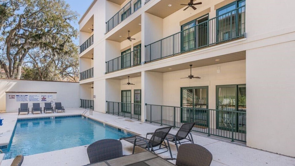 King City Condo | 400 Ocean King Suite 2201 2nd Floor