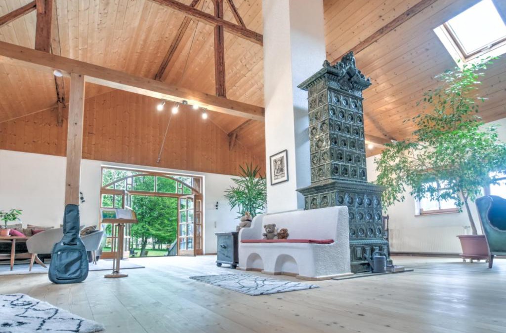 Freyung Villa | 400qm bayerische VILLA 2500qm uneinsehbarer Garten in beliebter Urlaubsregion