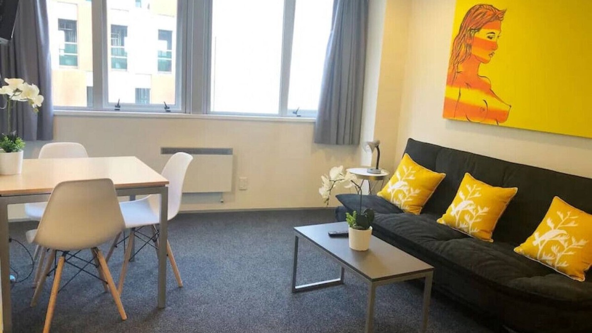 Auckland Central Business District Apartment | 401/138 Anzac Av · Auckland City Apt Wi-fi & possible carpark