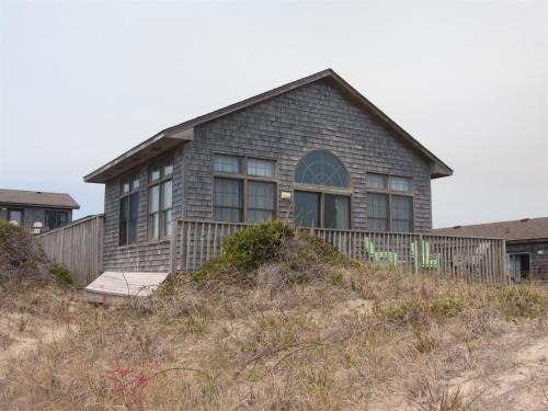 Avon House | 40399 Beachcomber Rd Home