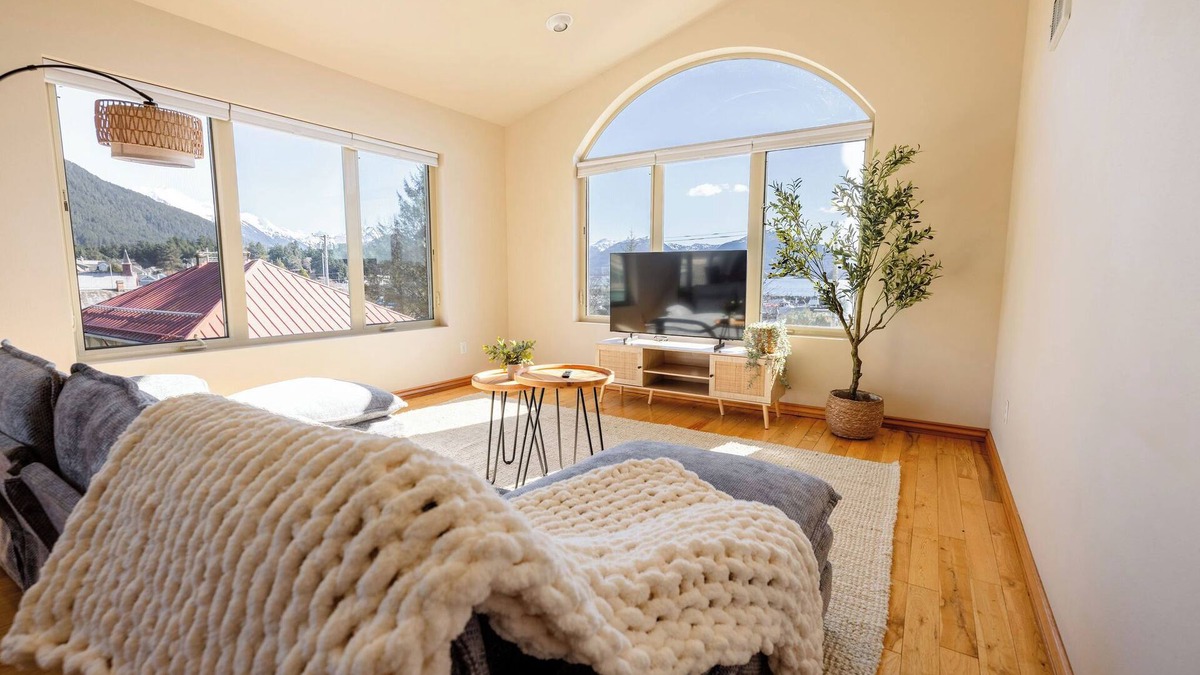 Sitka Apartment | 406 Etolin Way - 4 Bedroom, 2 Bathroom, Located Downtown