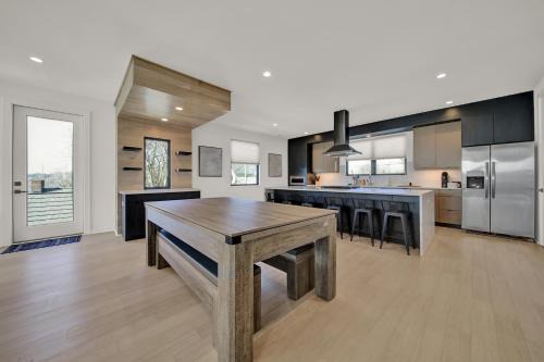 Charlotte House | 406 Katonah Amazing Location Rooftop patio views and a gym