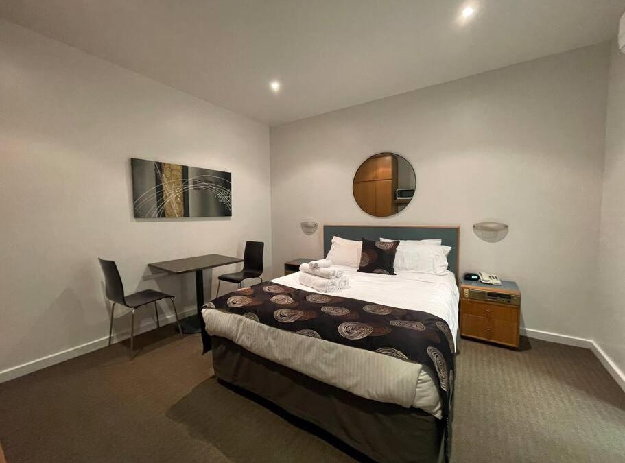 Adelaide Central Business District Apartment | 408 Lovely one BR ex hotel ensuite room in city