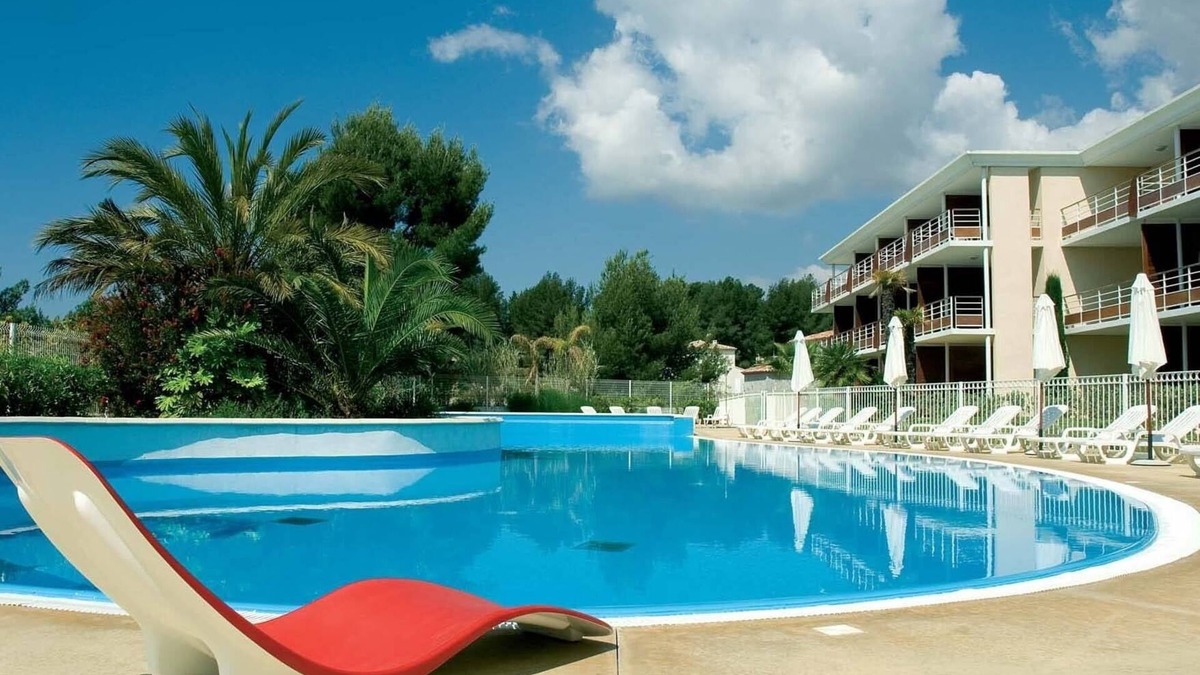 La Ciotat Apartment | 40m² T2 apartment with terrace, swimming pool, air conditioning and secure private parking