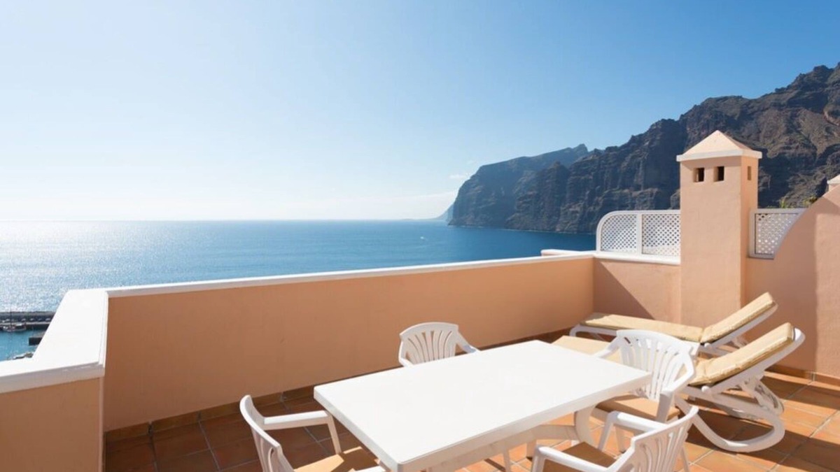 Los Gigantes Apartment | 41 ELEGANT & STUNNING HOLIDAY HOME WITH PANORAMIC CLIFF & SEA VIEWS