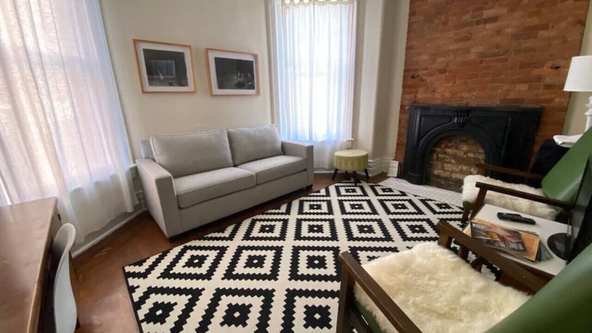 Old Louisville Apartment | 414 # 1 · Stellar Suites | Mid Century Vibes | St.James Ct