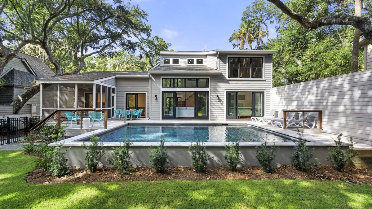 West Beach House | 414 Amaranth: Beautifully Renovated 4BR Home, Private Pool, Dog Friendly