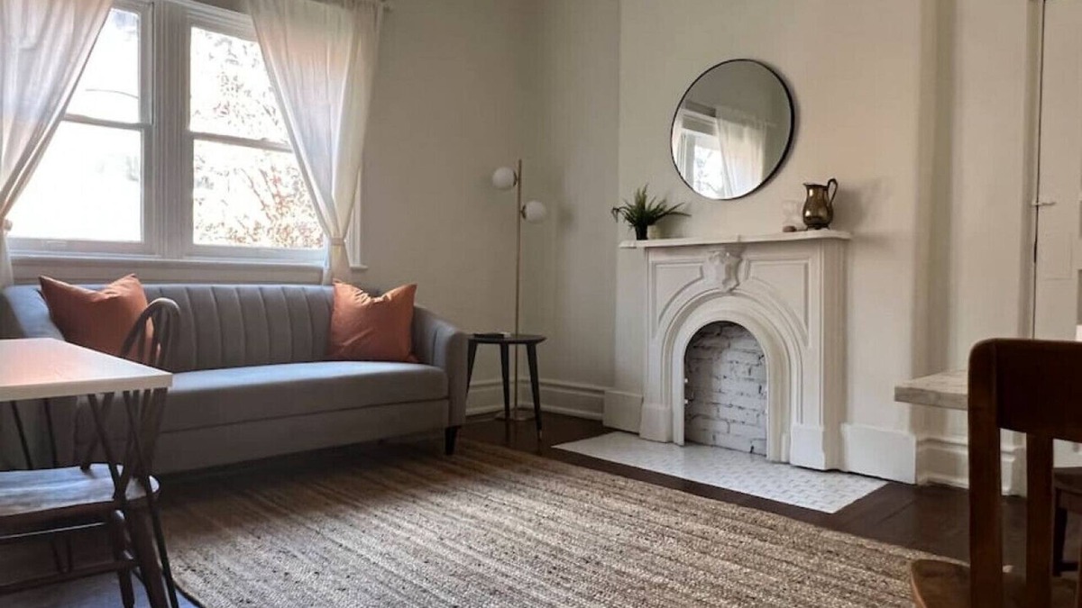 Old Louisville Apartment | 418 #3 · Stellar Suites | Lovely Loft | St. James Court
