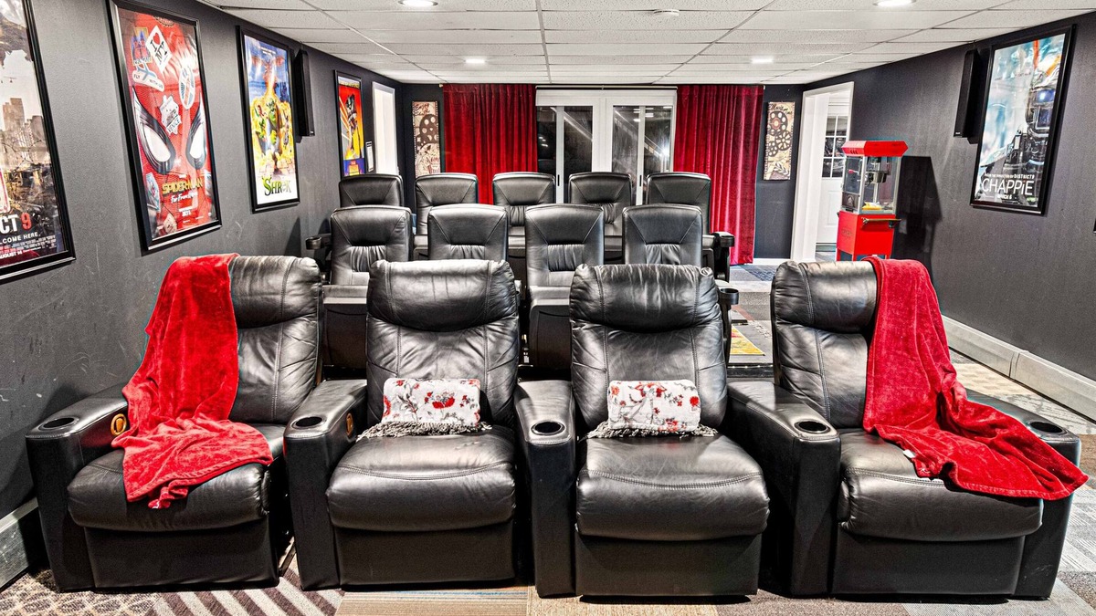 Dingmans Ferry House | 4200SF:Theater*Firepit*Pinball*Hot Tub*3 King Beds