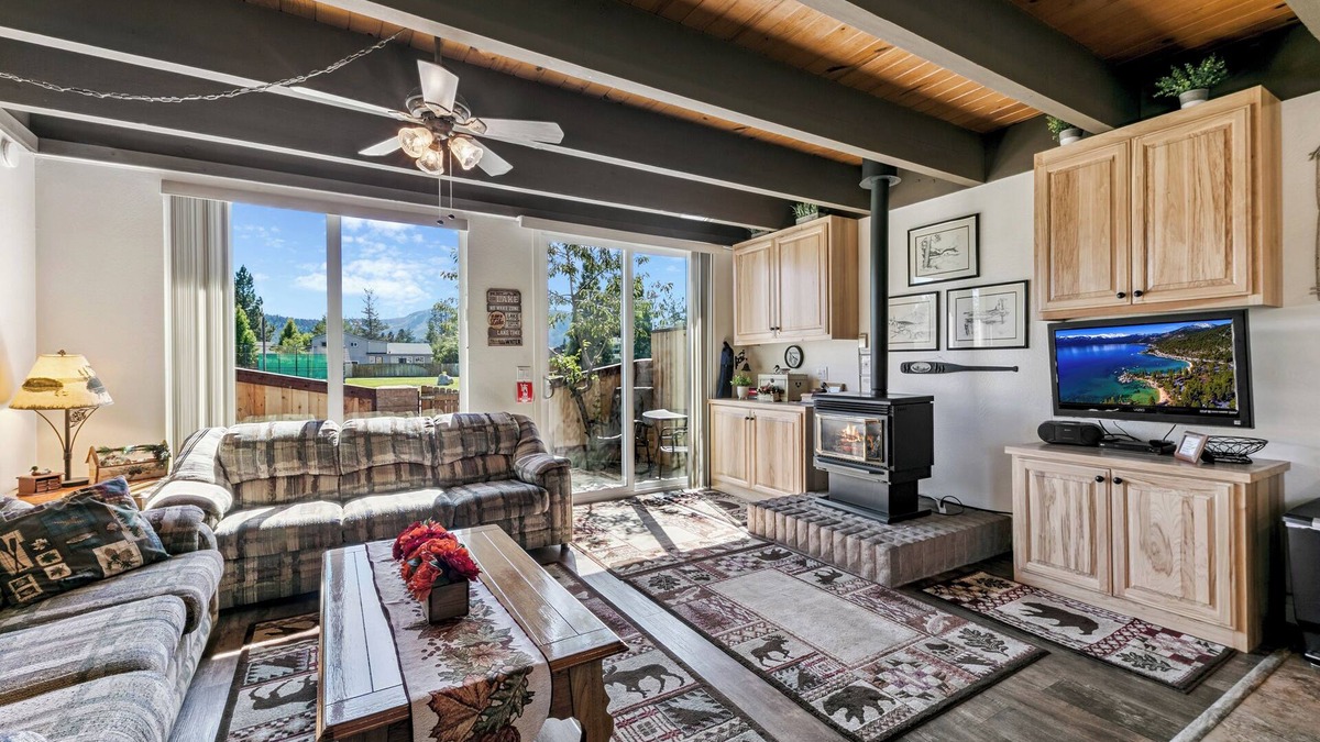Tahoe Keys Condo | 439AW Tahoe Keys Studio Perfect Couples Get Away