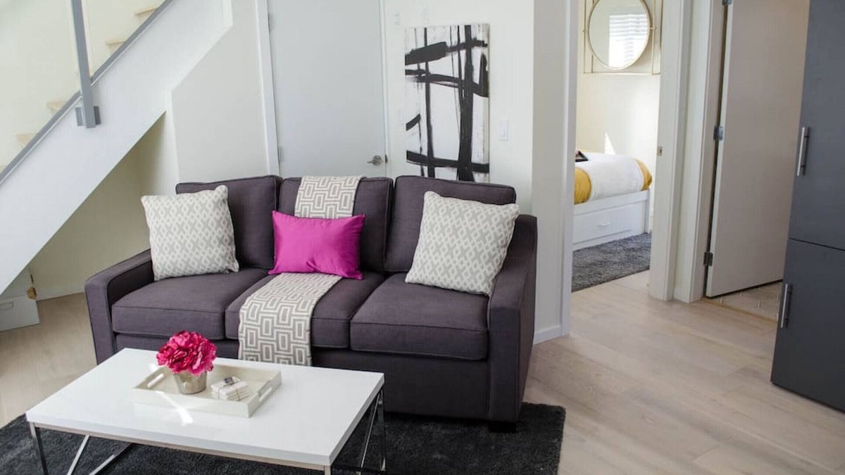 Riley Park-Little Mountain House | 442 · Furnished 2 BDRM Coach House