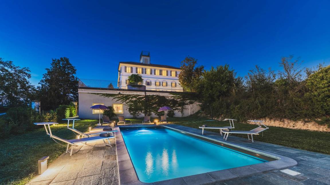 Cuccaro Monferrato Villa | 450 m² Villa ∙ 5 bedrooms ∙ 10 guests