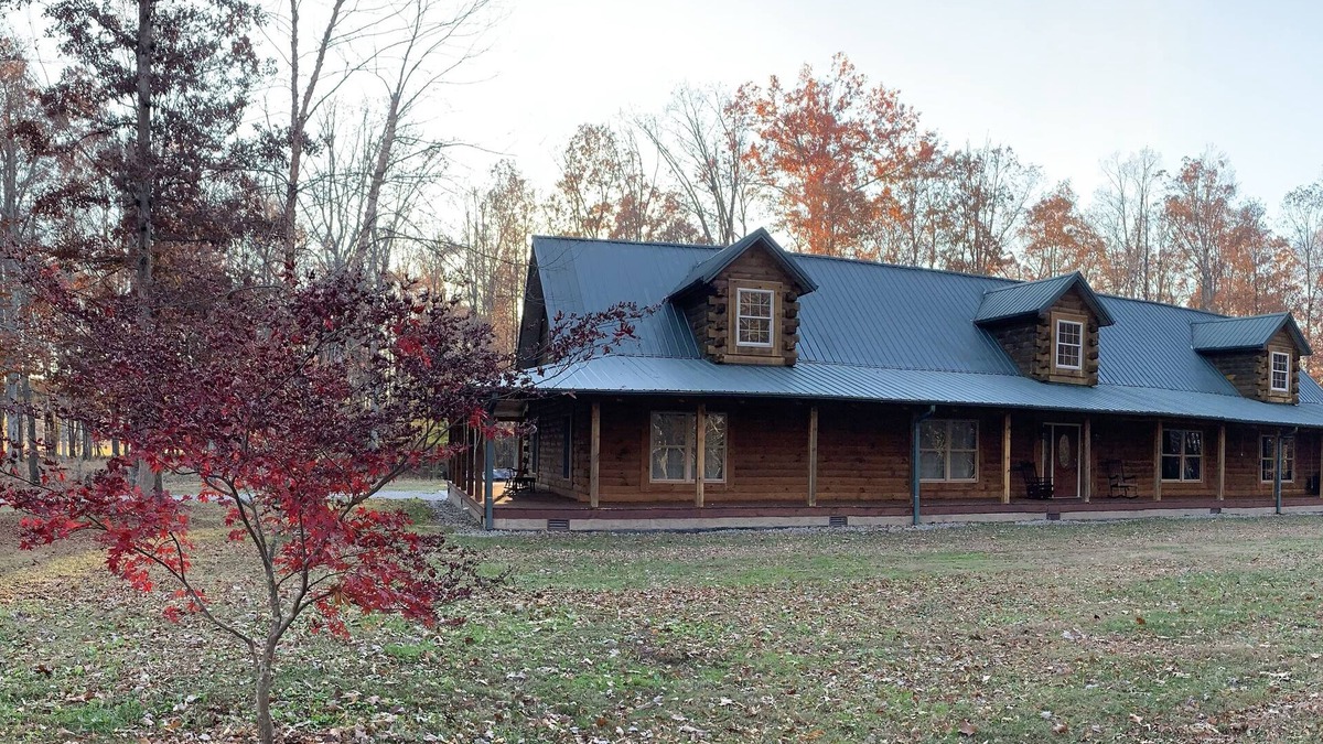 Waco Cabin | 4500 sq ft Secluded Log Cabin on 17 acres-sleeps 16+;Week stay 20% off
