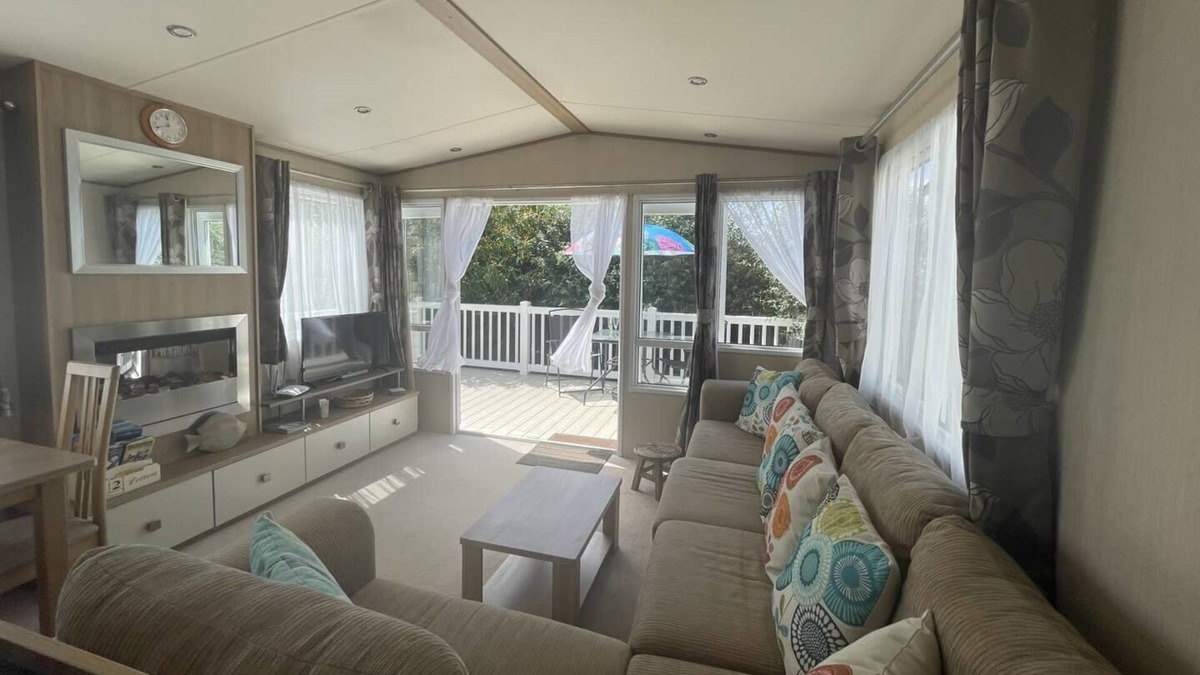 Pevensey Ski Chalet | 46 Tower View Pevensey Bay Holiday Park