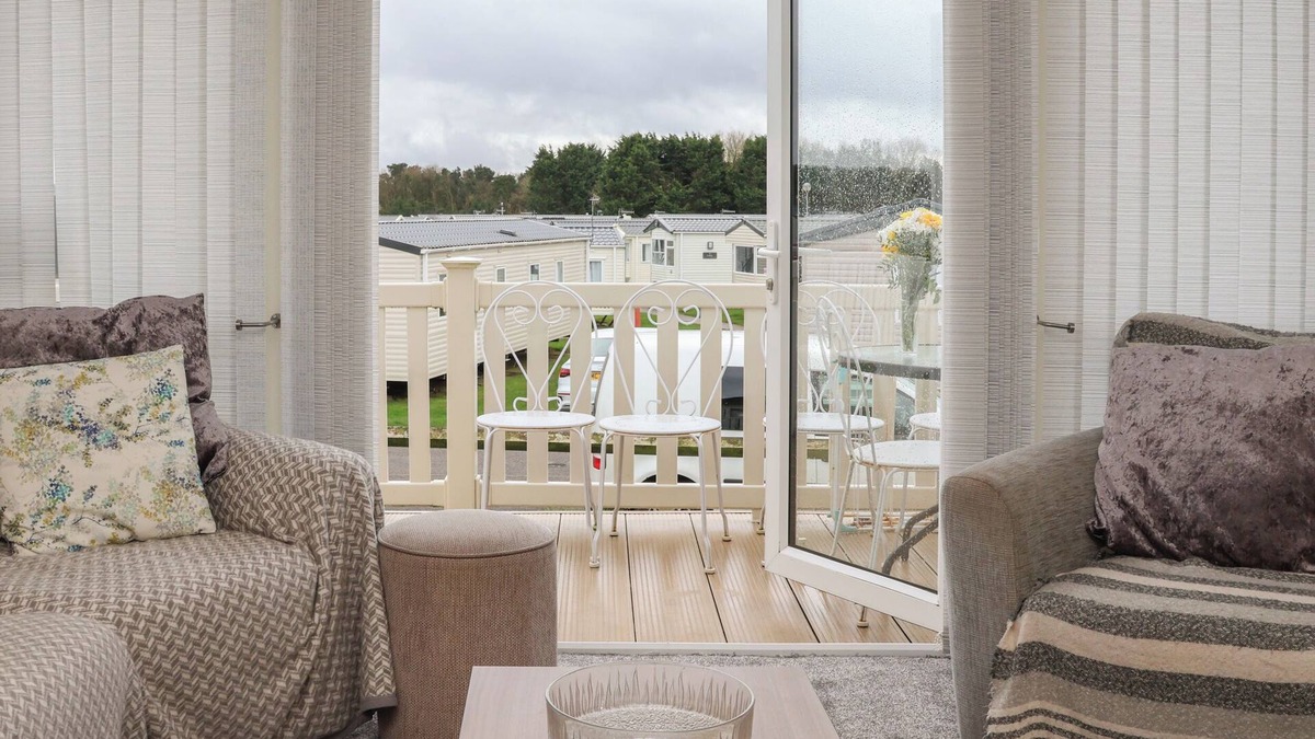 Cayton Bay Cottage | 47 The Drake Forgetmeknot