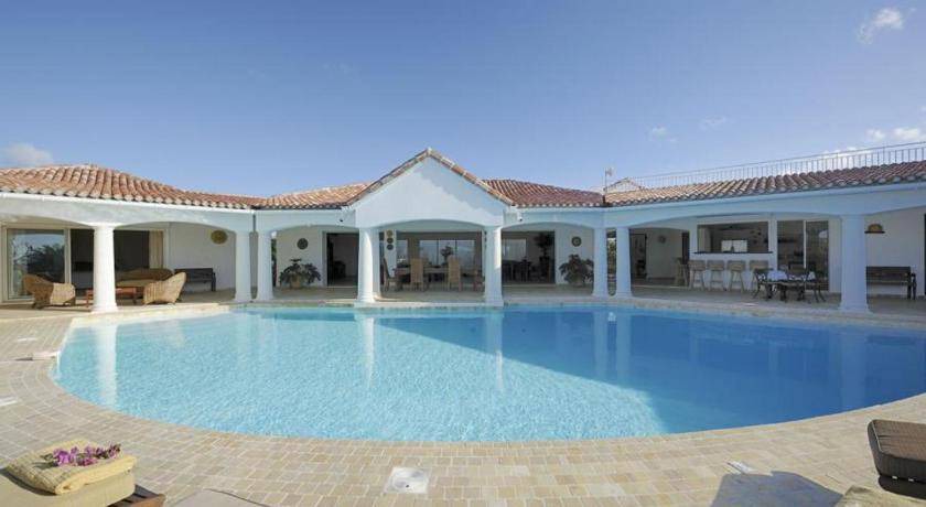 Plum Bay Villa | 480 m² Villa ∙ 5 bedrooms ∙ 11 guests