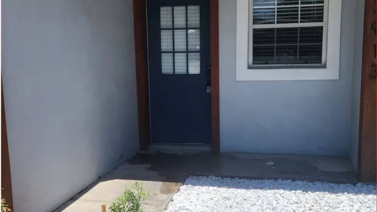 Carver City - Lincoln Gardens House | #49B New Westshore Football Home by Joyful Moments.