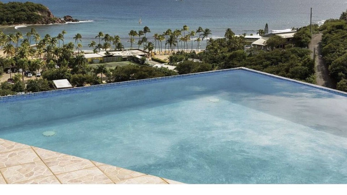 Bolongo Bay Villa | 4bd 4.5 baths House and two private apartments. Beautiful views! Self check in!