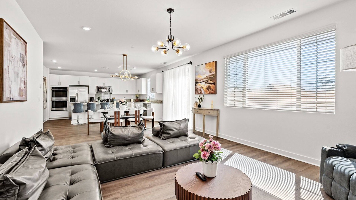 Patton House | 4bd/7 beds/Modern style/Elegant/comfortable