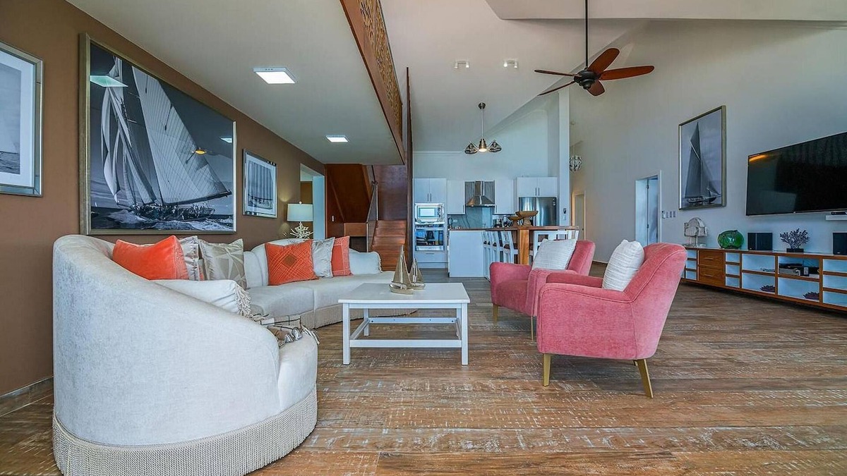 El Batey Apartment | 4BD guest-friendly beachfront penthouse, rooftop jacuzzi, sea views, near all!