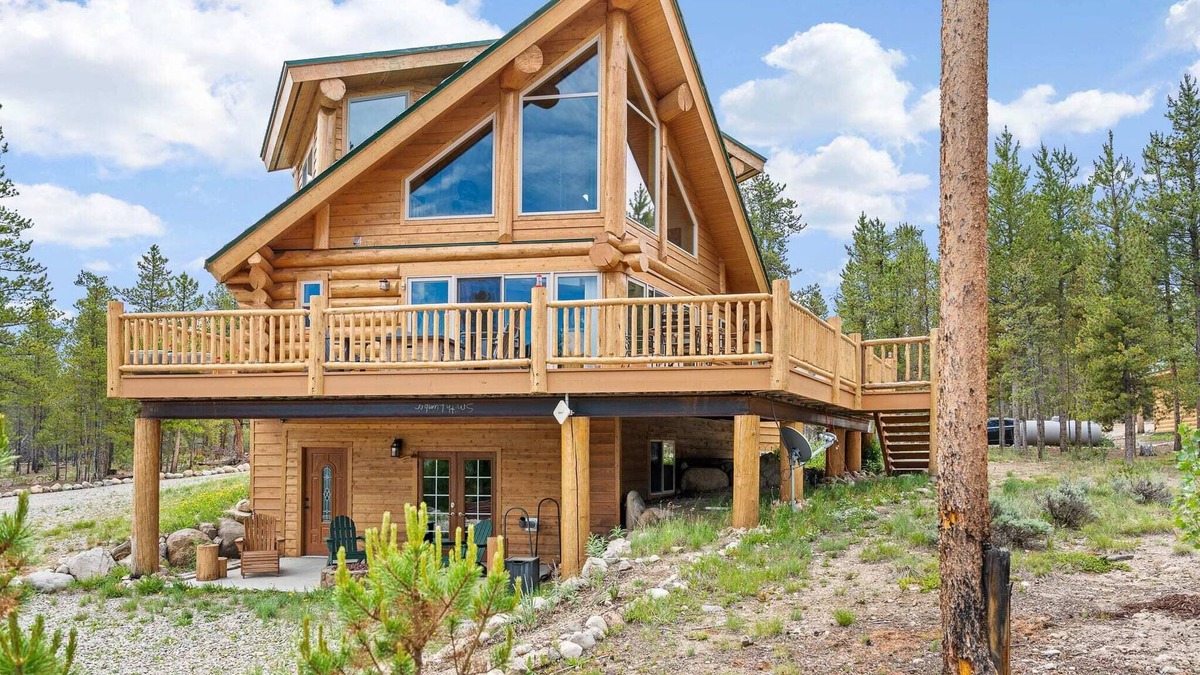 Twin Lakes Cabin | 4BD Log Home in Twin Lakes, Amazing Views, Pets OK