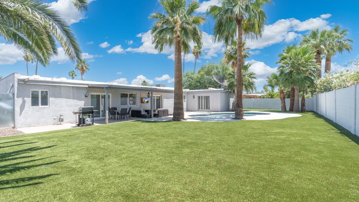 Raskin Estates House | 4BD| Mid Terms Welcome | 31+ Day Stays