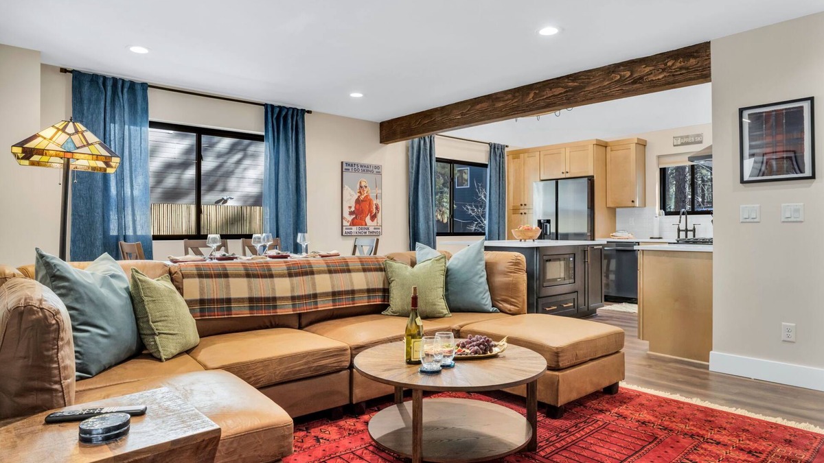 Mountainaire House | 4BD Modern Home in the Pines - Games - Close to Downtown & Hiking