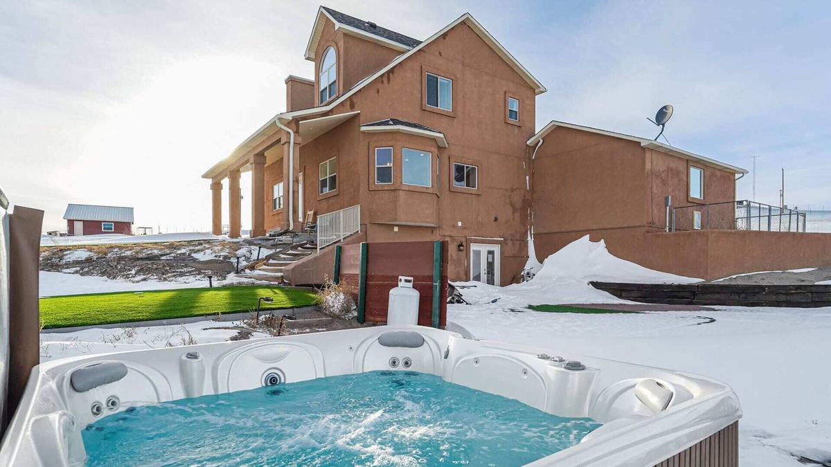 Elbert House | 4BD, Tons of Space w/ a Hot Tub! Peaceful Getaway