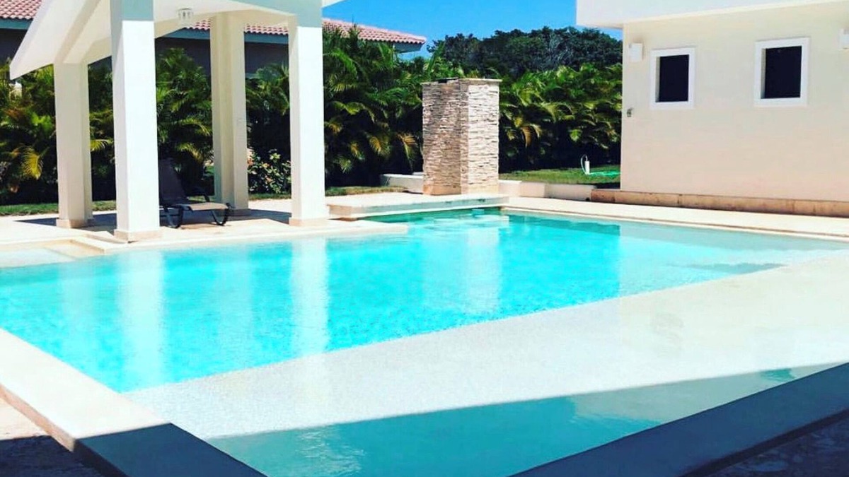 Sosua House | 4BD villa with private pool, free transportation, BBQ, cable TV, internet!