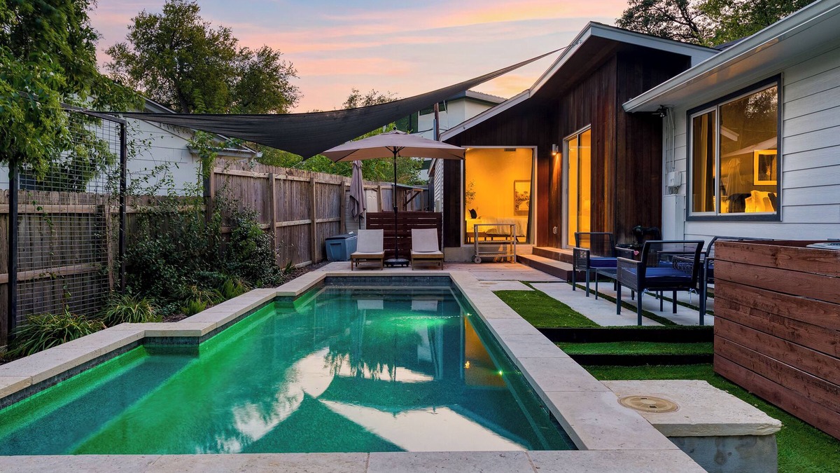 Tarrytown House | 4BDR House w/Pool & Guest House in Central Austin