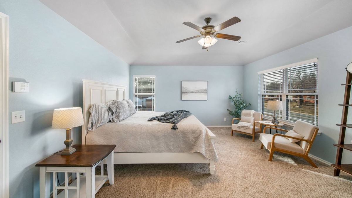 Tulsa House | 4bdrm (6 beds) 3 ba home 1 block from Tulsa University