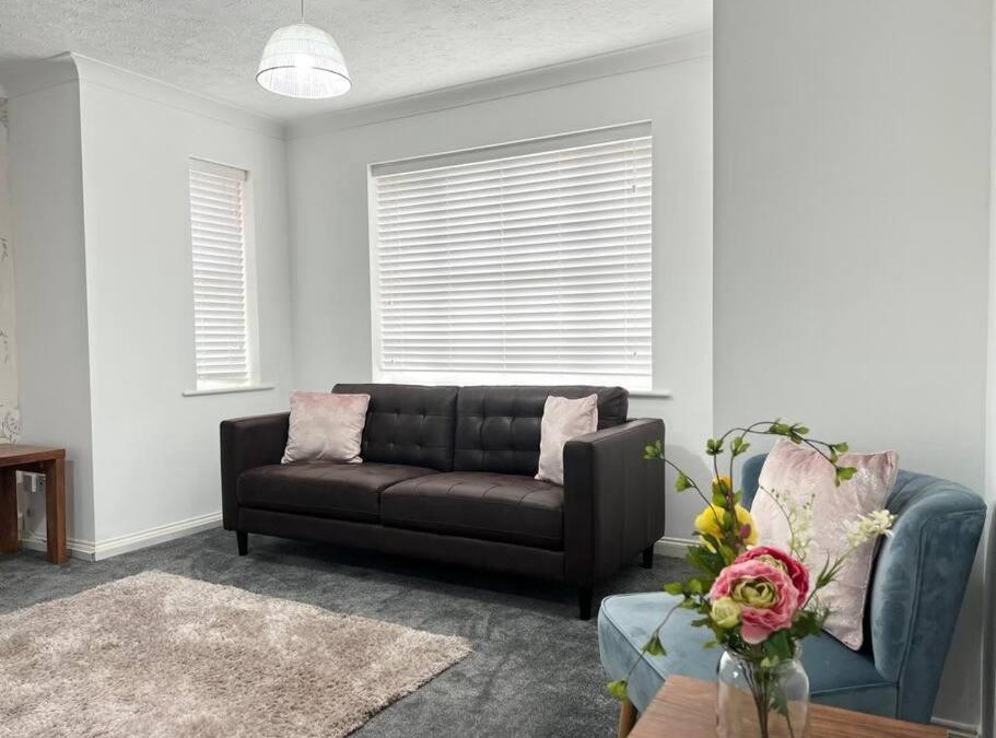 Bletchley House | 4Bed Home MK