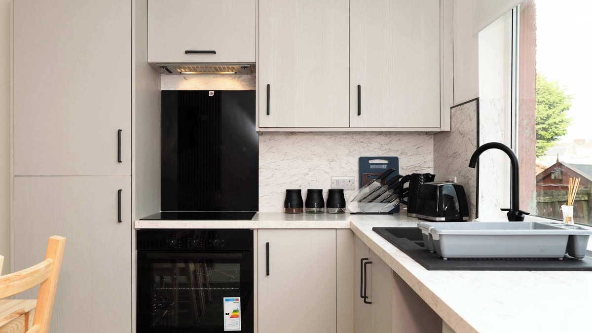 Dennyloanhead House | 4Bed-House-2Bath-Free Parking