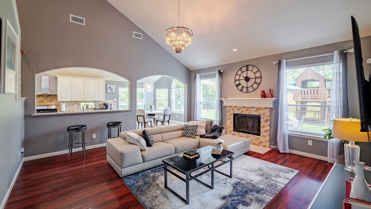 Barker House | 4bedroom House Backyard Workout NorthwestHouston